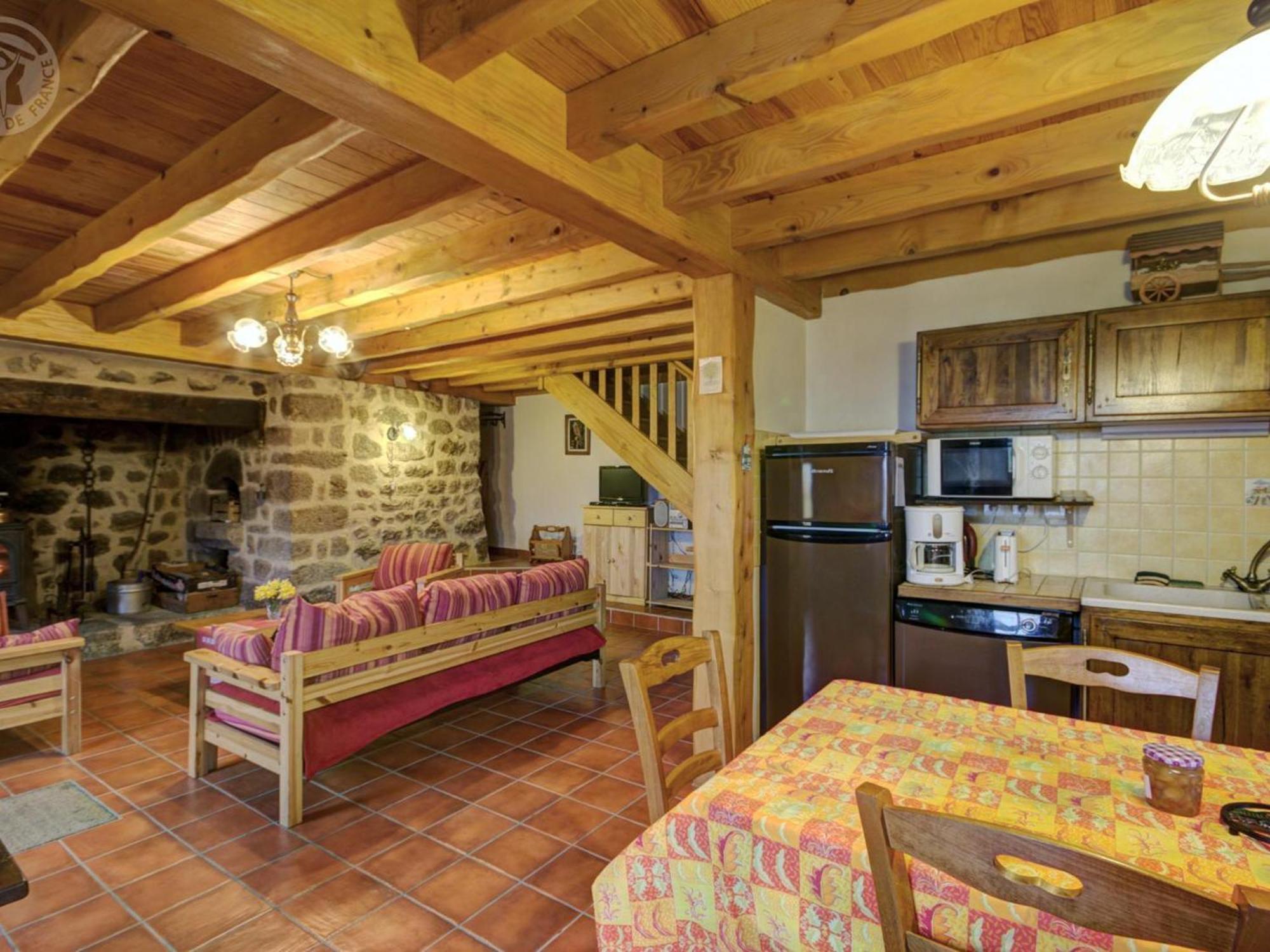 Charmant Gite Avec Terrasse, Cheminee Et Jardin, A Proximite Des Bois, Animaux Acceptes - Fr-1-496-205 Saint-Jean-Soleymieux Экстерьер фото