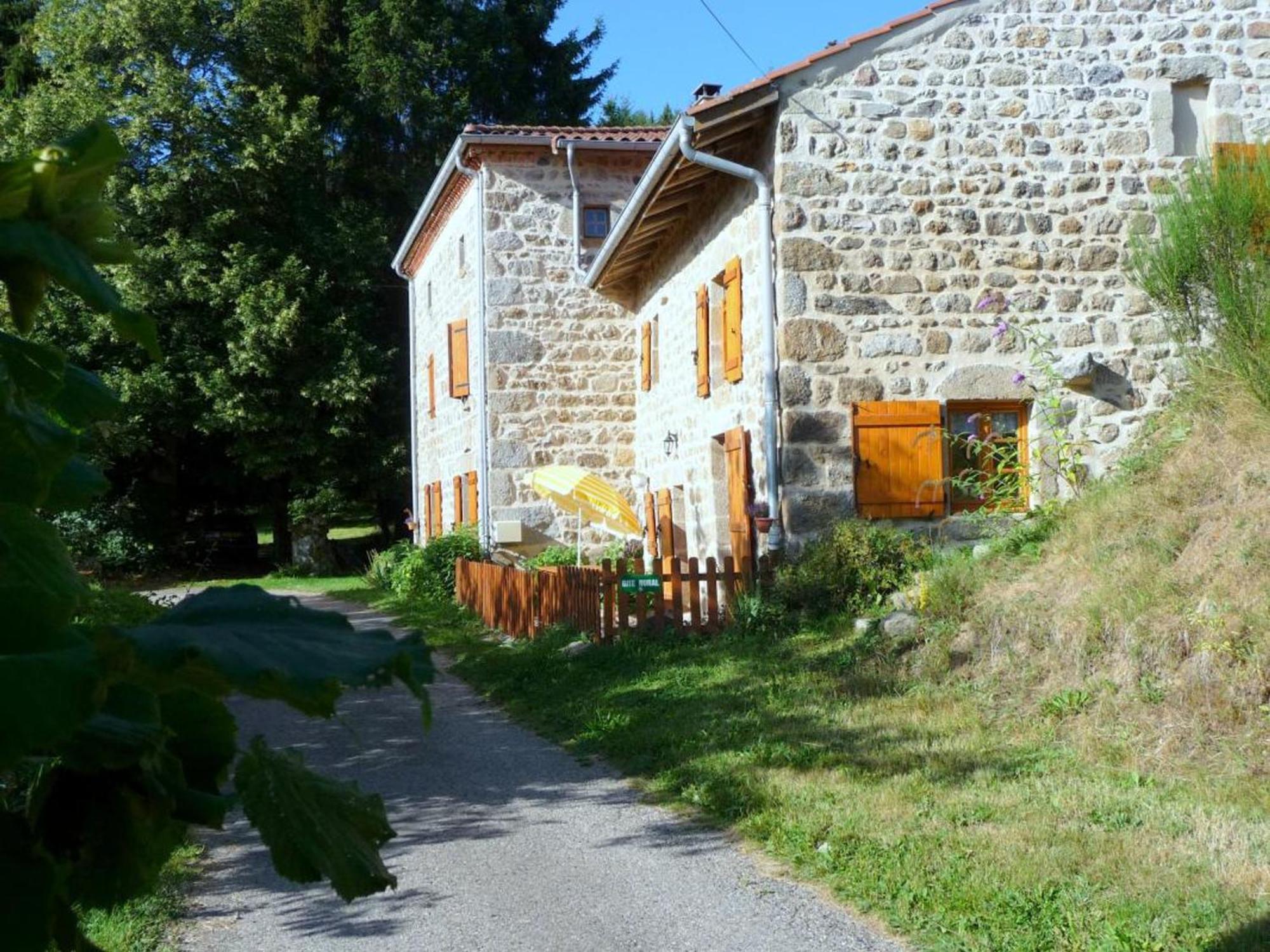 Charmant Gite Avec Terrasse, Cheminee Et Jardin, A Proximite Des Bois, Animaux Acceptes - Fr-1-496-205 Saint-Jean-Soleymieux Экстерьер фото
